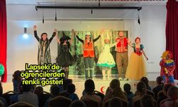 Lapseki’de öğrencilerden renkli gösteri
