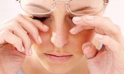 Gözlerinizi Sakın Ovuşturmayın! Keratokonus Tehlikesi