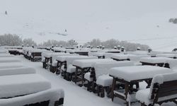 Nisan sonunda Uludağ’da kış geri döndü (Video)