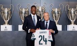 Dumfries, Real Madrid'e imzayı attı