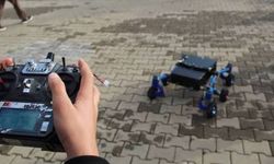 Depremi yaşayan lise öğrencisi arama kurtarma robotu geliştirdi (Video)