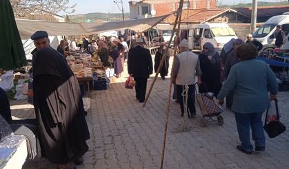 Biga’nın Köy Pazarında Bayram Öncesi Yoğunluk