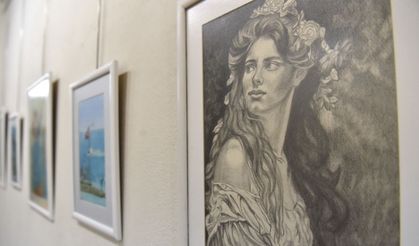 Çanakkale'de sanatın büyüsü karakalem ile birleşti