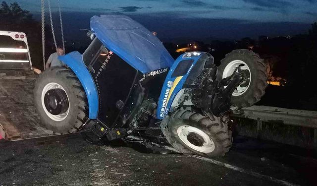 2'si çocuk 5 kişini yaralandığı kazada traktör ikiye katlandı