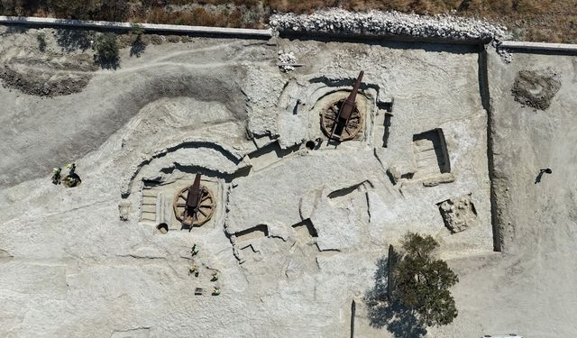 Çanakkale Savaşları'ndan kalma 109 yıllık top mevzileri gün yüzüne çıkarılıyor (VİDEO)