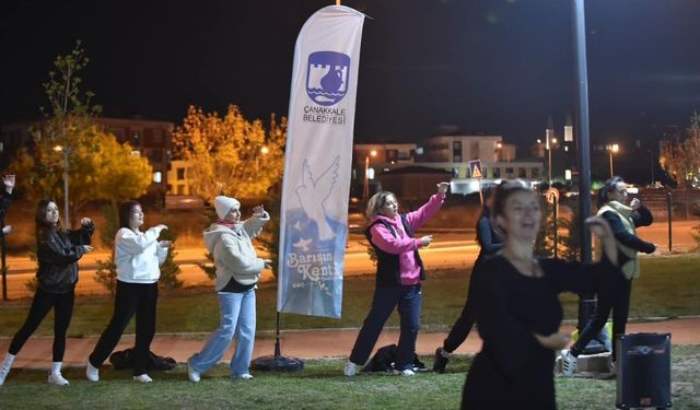 Çanakkale'de dolunay eşliğinde mistik dans