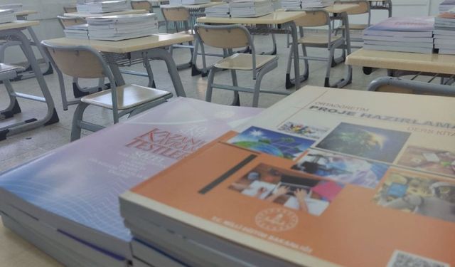 Veliler dikkat! Özel okullarda ders kitapları değişiyor