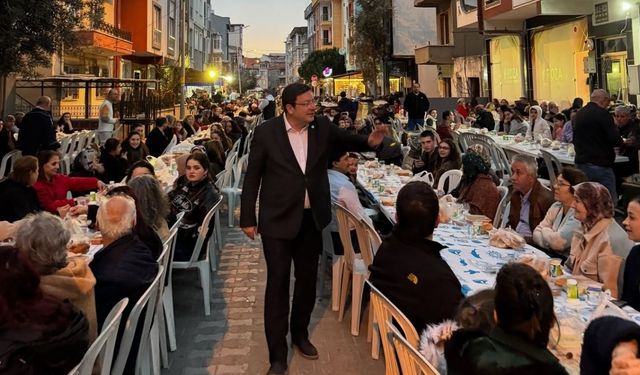 Barbaros Mahallesi iftar yemeğinde bir araya geldi