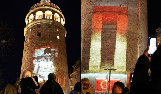 Galata Kulesi'ne "Çanakkale ruhu" yansıtıldı (VİDEO)