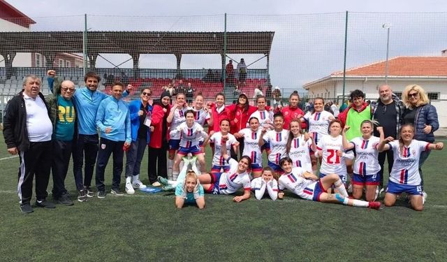 Çanakkale Dardanelspor Kadın Futbol Takımı yarı finalde!