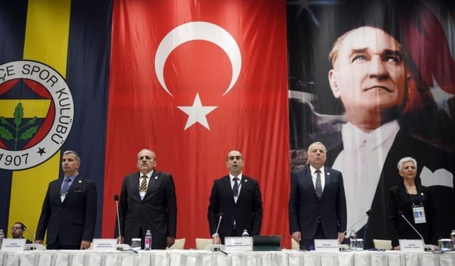 Fenerbahçe Yüksek Divan Kurulu Toplantısı yapılıyor
