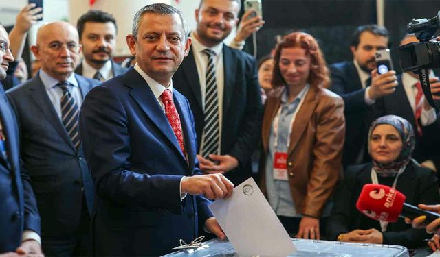 CHP Lideri Özel 'Gençlerin umudu için buradayız'