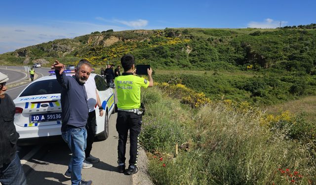 Motosiklet direksiyon hakimiyetini kaybetti uçuruma düştü