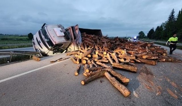 Trafik kazası: 3 yaralı (Video)