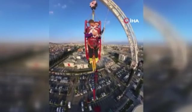 Gökyüzünde adrenalin dolu anlar: Çanakkale türküsünü söyledi (Video)