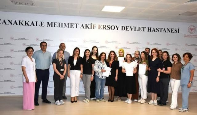 Çanakkale'de eğitim gören hemşireler sertifikalarını aldı