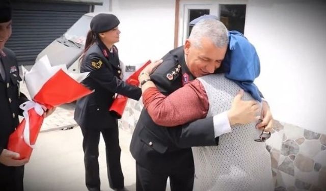 Çanakkale'de jandarmadan anlamlı Anneler Günü ziyareti