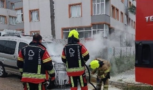 Araç yangını korkuttu