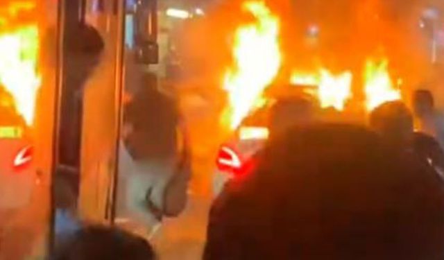 Havai fişekli kutlamada yangın çıktı