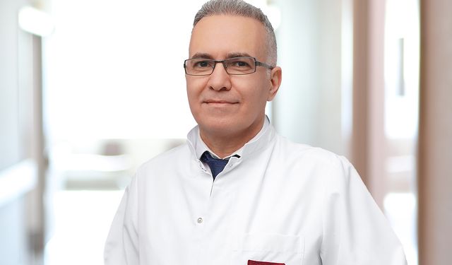 "Skolyozun çocuklukta fark edilmesi tedavide kritik önem taşıyor"