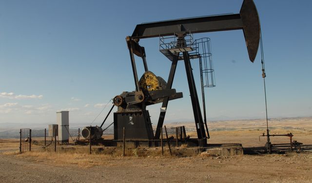 Brent Petrol, İsrail'in İran'a saldırmasıyla yükselişe geçti