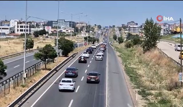 Trakya’dan İstanbul yönüne trafik yoğunluğu oluştu (Video)