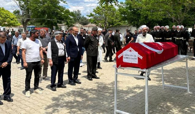 Çanakkale’de Kıbrıs Gazisi son yolculuğuna uğurlandı