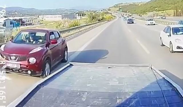 Trafiği tehlikeye düşürün sürücü kameraya böyle yakalandı (Video)