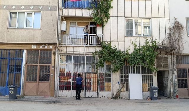 Balkondan düşen 2 yaşındaki çocuk ağır yaralandı