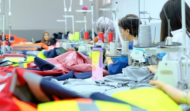 Ücretli çalışan sayısı yıllık yüzde 1,2 arttı