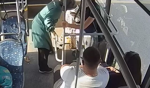 Otobüs şoförü fenalaşan vatandaşı hastaneye götürdü