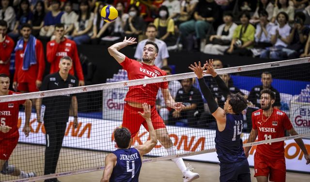 A Milli Erkek Voleybol Takımı, ABD'ye 3-0 mağlup oldu
