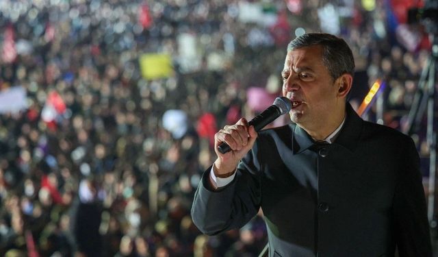 CHP Genel Başkanı Özel, Saraçhane'deki mitingde konuştu