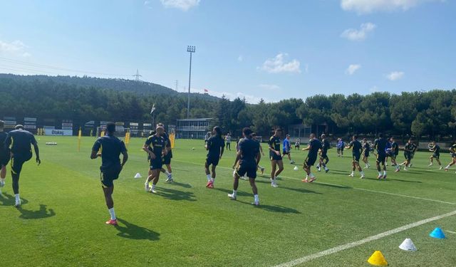 Fenerbahçe, Feyenoord maçı hazırlıklarını tamamladı (Video)