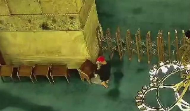 Ayasofya Camii'nde yangın çıkartan şüpheli kameraada