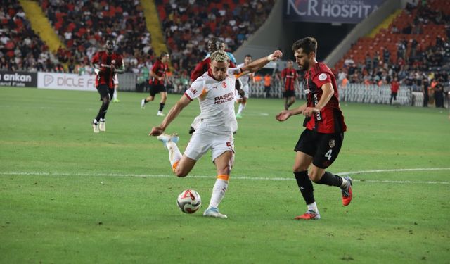 Şampiyon 3 puanla başladı