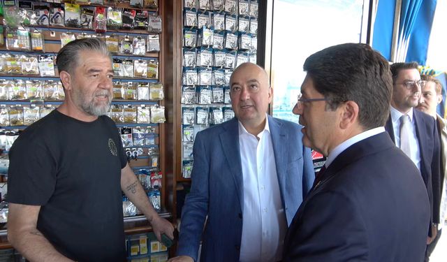 Adalet Bakanı Tunç, Çanakkale’de esnafın taleplerini dinledi (Video)
