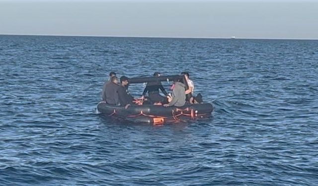 Çanakkale açıklarında ölüme terk ediliyorlar (Video)