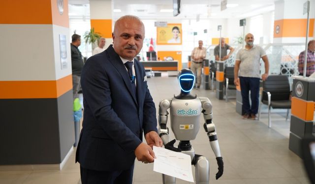 İnsansı robot nüfusa kaydettirildi