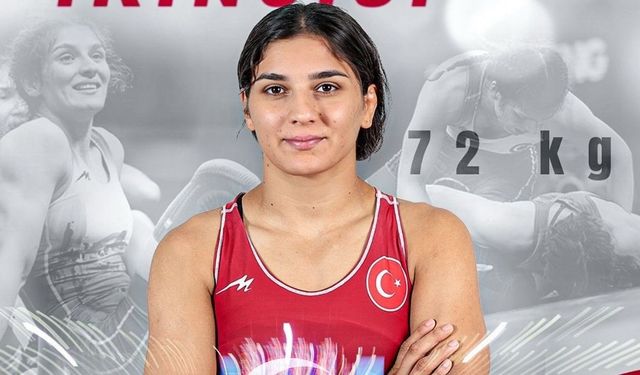 Milli güreşçi Esrin Baş, dünya ikincisi