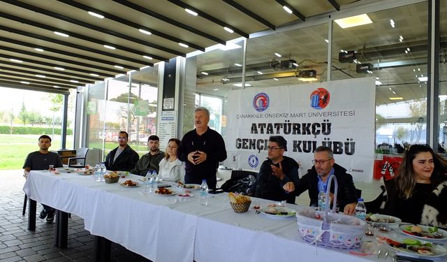 Çanakkale'de Atatürkçü gençler kahvaltıda buluştu