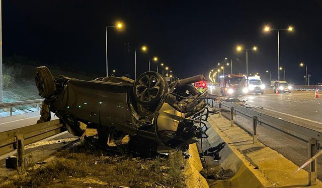 Hurdaya dönen araç içindekilere mezar oldu