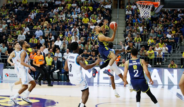 Fenerbahçe: 105 - Aliağa Petkim Spor: 83