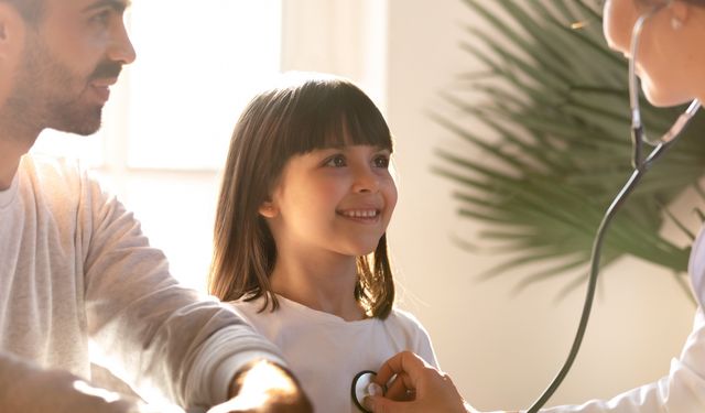 Uzmanlardan çocuklarda boy kısalığı için erken müdahale uyarısı