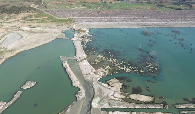 Komşu ildeki barajda 20 günlük su kaldı (Video)