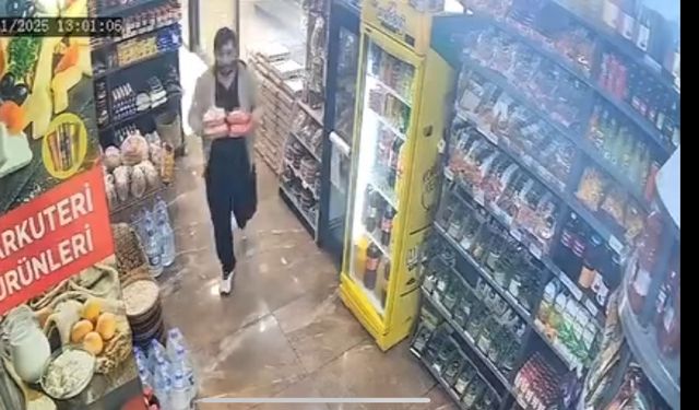 Kontrolden çıkan cip şarküteriye daldı