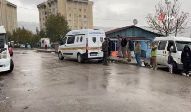 Minibüsün çarptığı 4 yaşındaki çocuk hayatını kaybetti (Video)