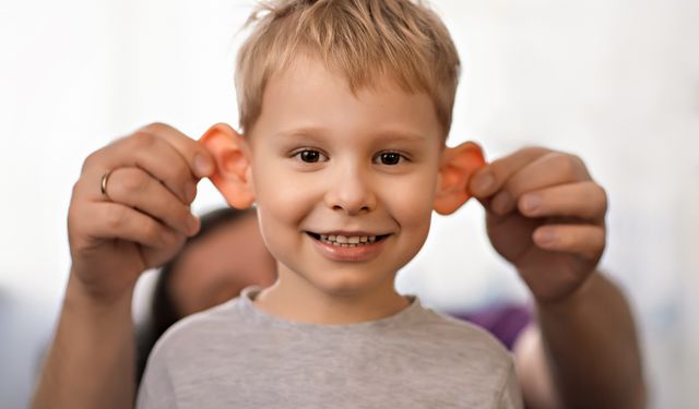 Kepçe kulak ameliyatı çocuklara özgüvenlerini kazandırıyor