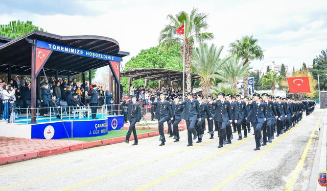 Çanakkale’de yedek subaylar mezuniyet coşkusu yaşadı