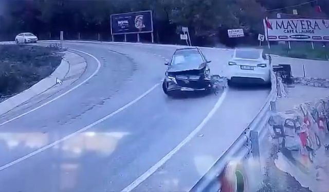 Uludağ yolu buz pistine döndü (Video)